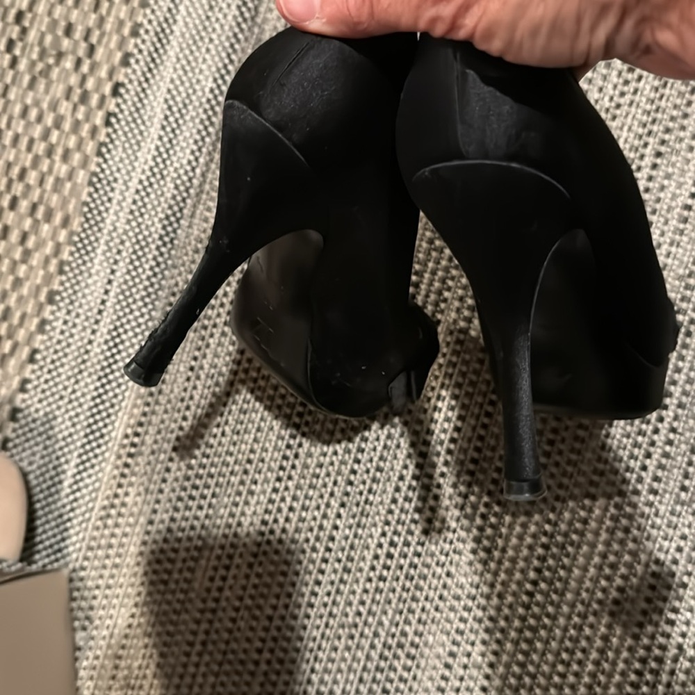 Louis Vuitton satin open toe heels on platform - Picture 13 of 16